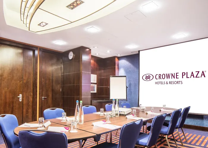 Crowne Plaza London - Gatwick Airport By IhgAirport Hotel