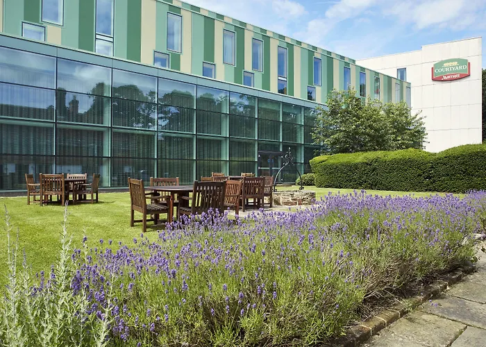 Courtyard By Marriott London Gatwick Airport